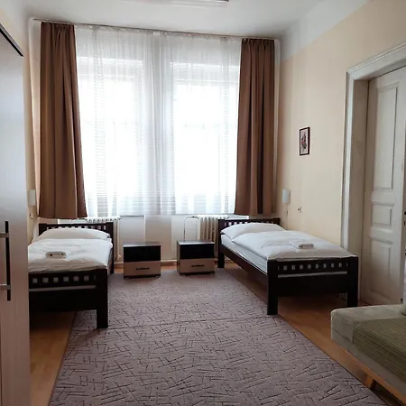 Apartment Corona דירה